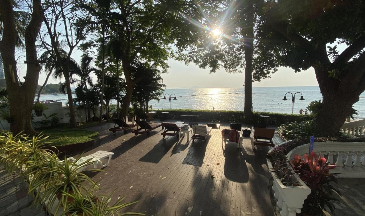 Sky Beach Beachfront 芭達亞 外观 照片