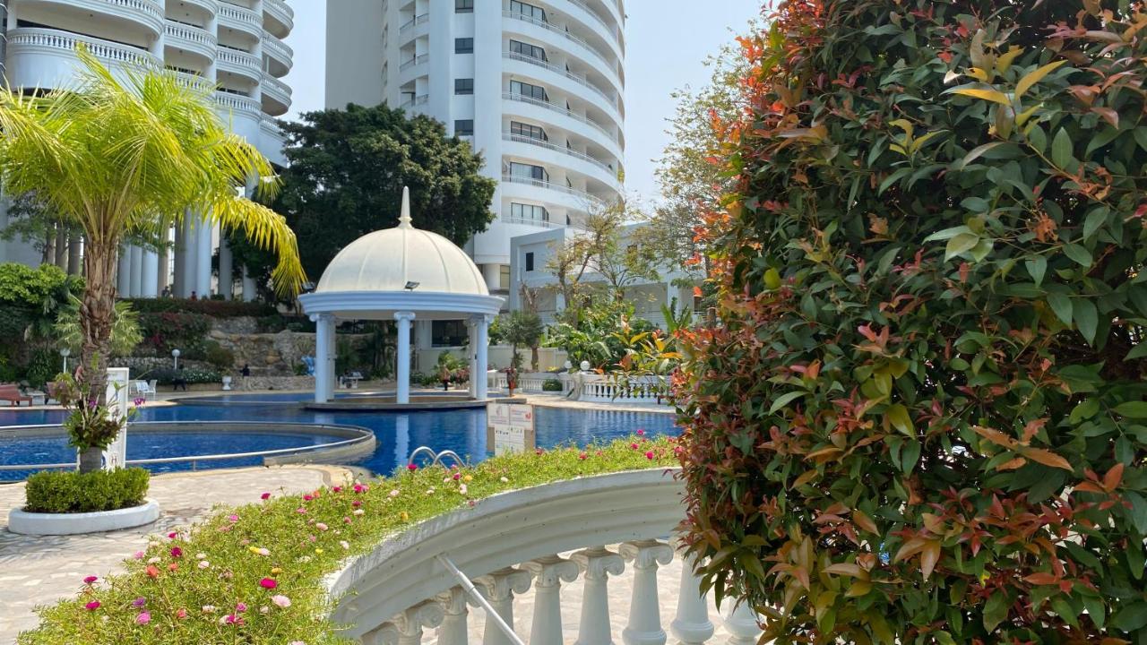 Sky Beach Beachfront 芭達亞 外观 照片