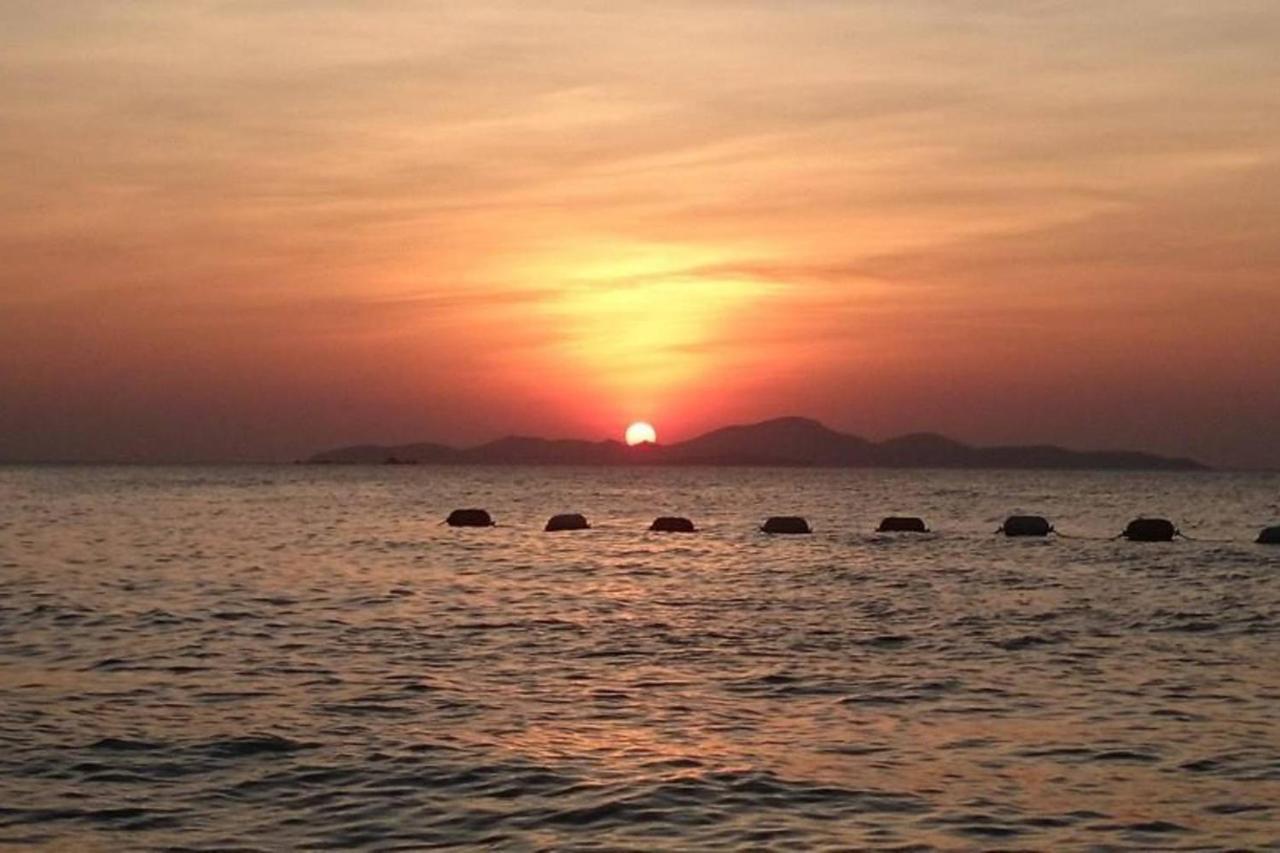 Sky Beach Beachfront 芭達亞 外观 照片